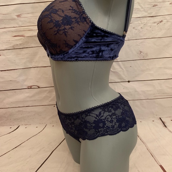 Victoria Secret Set - Picture 4 of 6